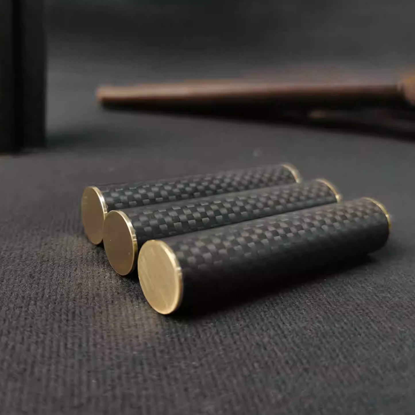 EDC Fidget Toys – Magnetic Metal Carbon Fiber Three-Section Rotating